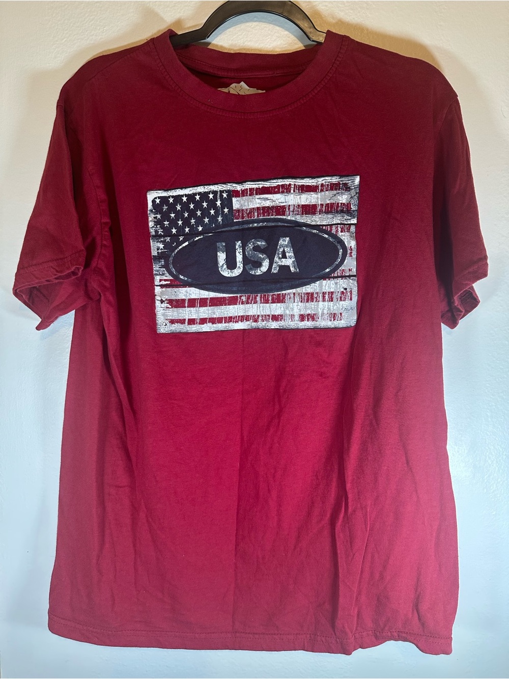 Mountainaire USA Flag Men Large Red Distressed American Flag T-Shirt